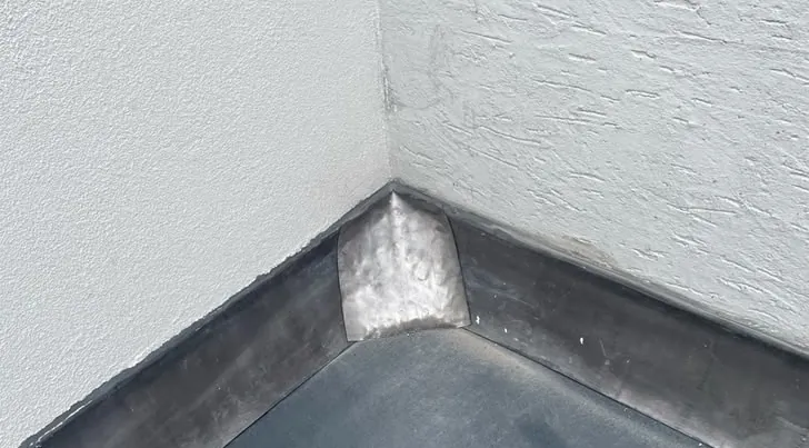 Corner detail on a new flat roof